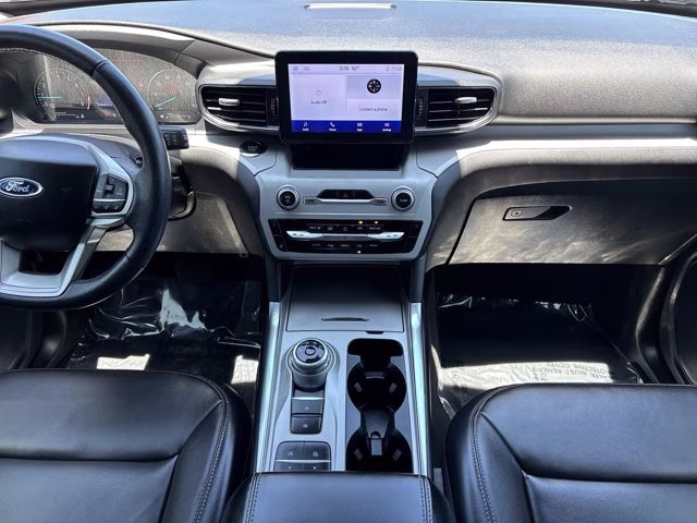 2023 Silver Metallic Ford Explorer XLT RWD SUV