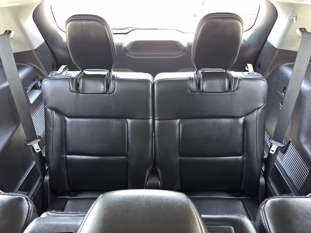 2023 Silver Metallic Ford Explorer XLT RWD SUV