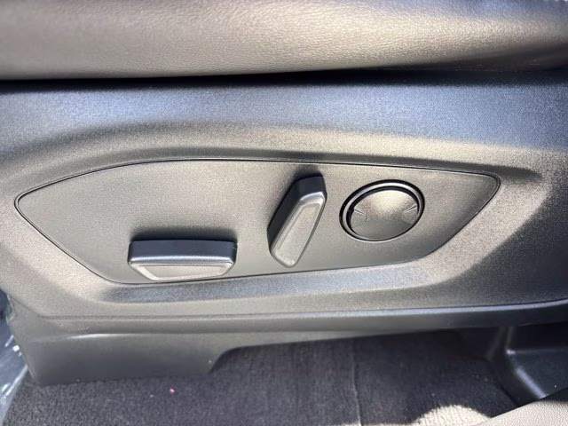 2023 Silver Metallic Ford Explorer XLT RWD SUV