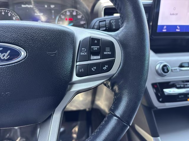 2023 Silver Metallic Ford Explorer XLT RWD SUV