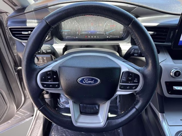 2023 Silver Metallic Ford Explorer XLT RWD SUV