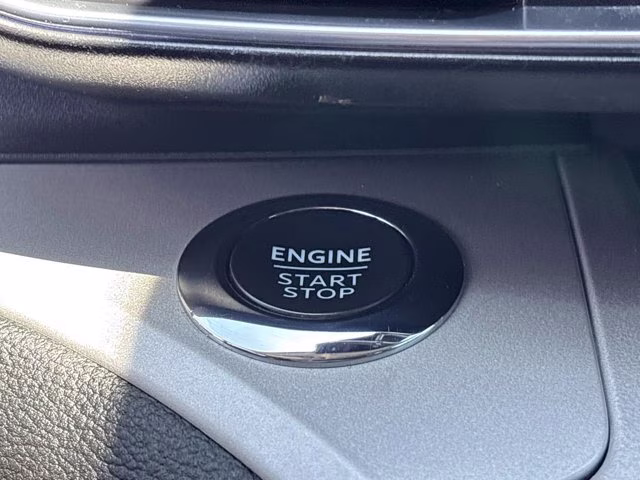 2023 Silver Metallic Ford Explorer XLT RWD SUV