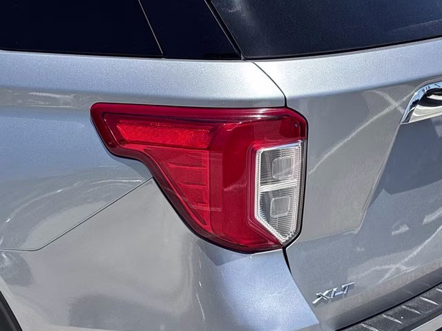 2023 Silver Metallic Ford Explorer XLT RWD SUV
