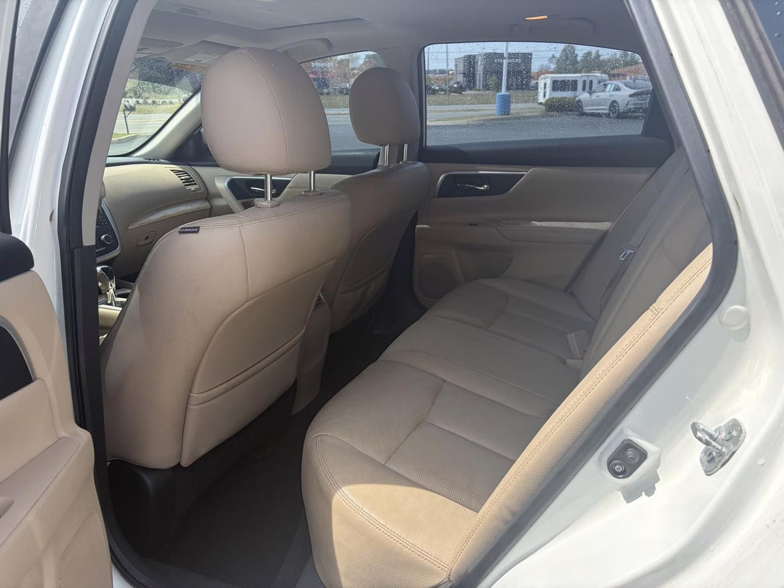 2016 Super Black Nissan Altima 2.5 SL FWD Sedan