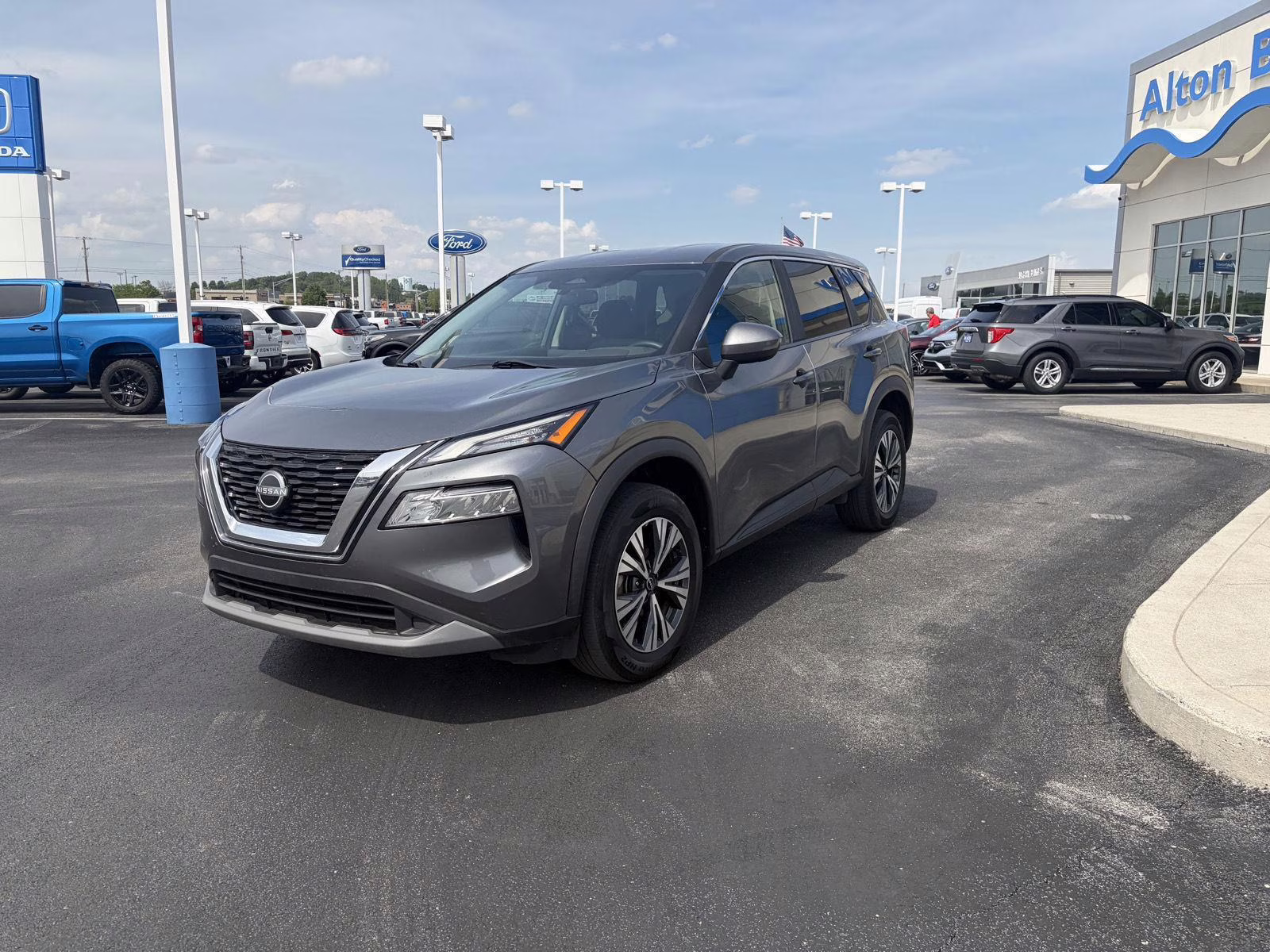 2023 Boulder Gray Pearl/Super Black Nissan Rogue SV AWD SUV