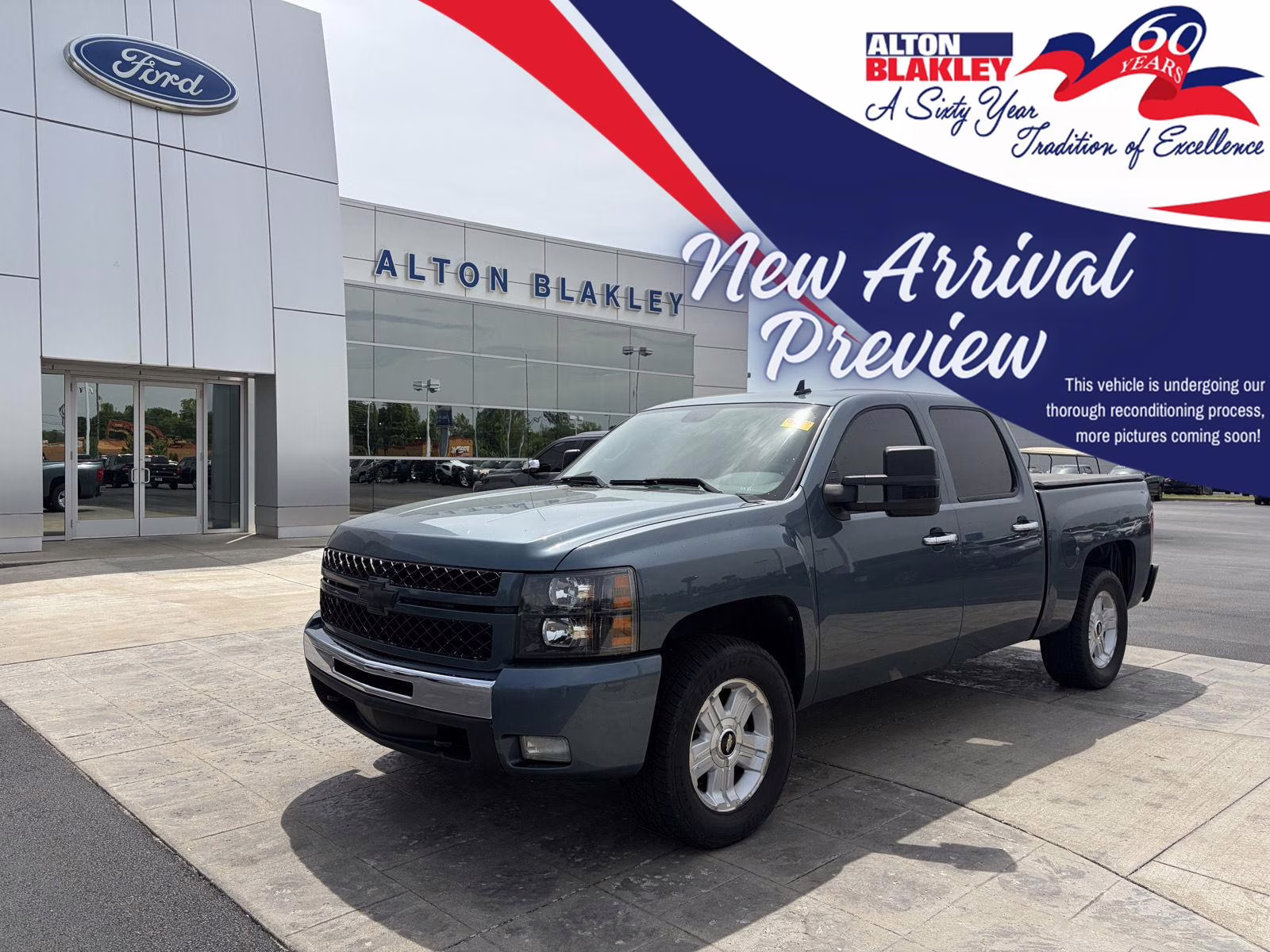 2011 Blue Granite Metallic Chevrolet Silverado 1500 LT 4X4 Truck