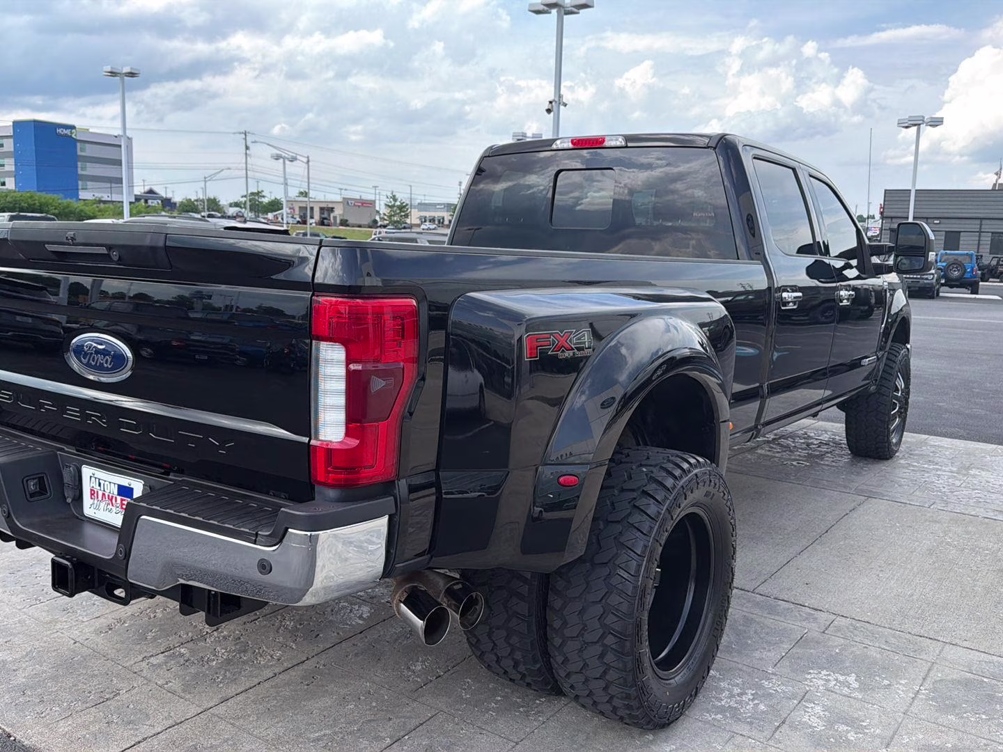 2018 Shadow Black Ford Super Duty F-350 DRW Lariat 4X4 Truck