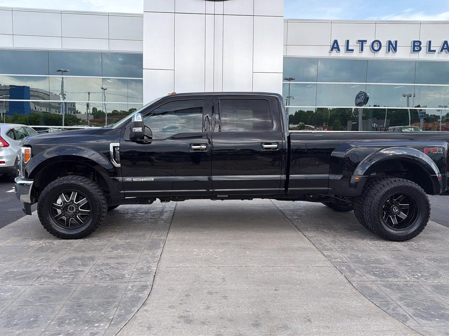 2018 Shadow Black Ford Super Duty F-350 DRW Lariat 4X4 Truck