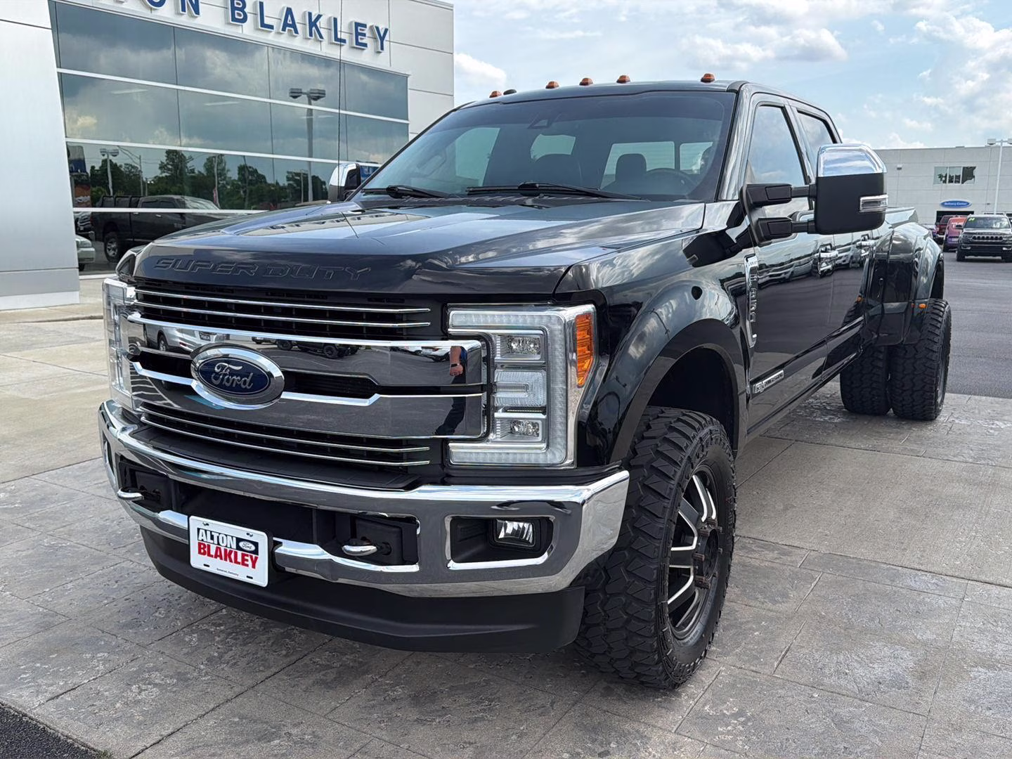 2018 Shadow Black Ford Super Duty F-350 DRW Lariat 4X4 Truck