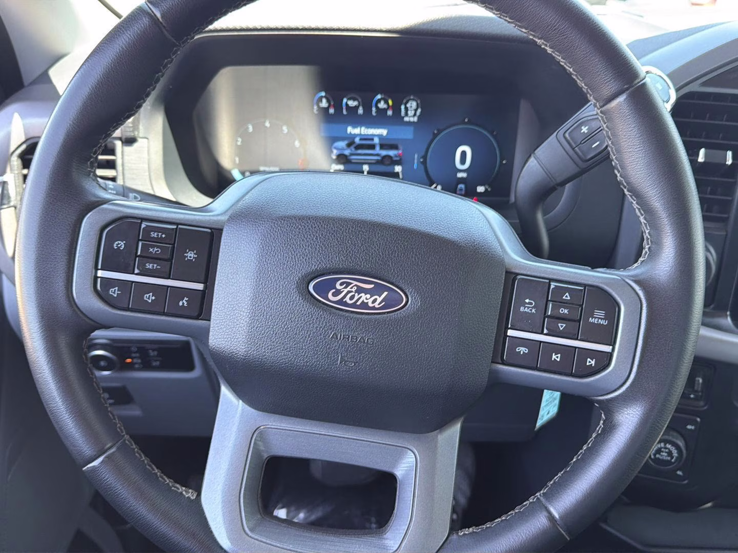 2024 Oxford White Ford F-150 XLT 4X4 Truck
