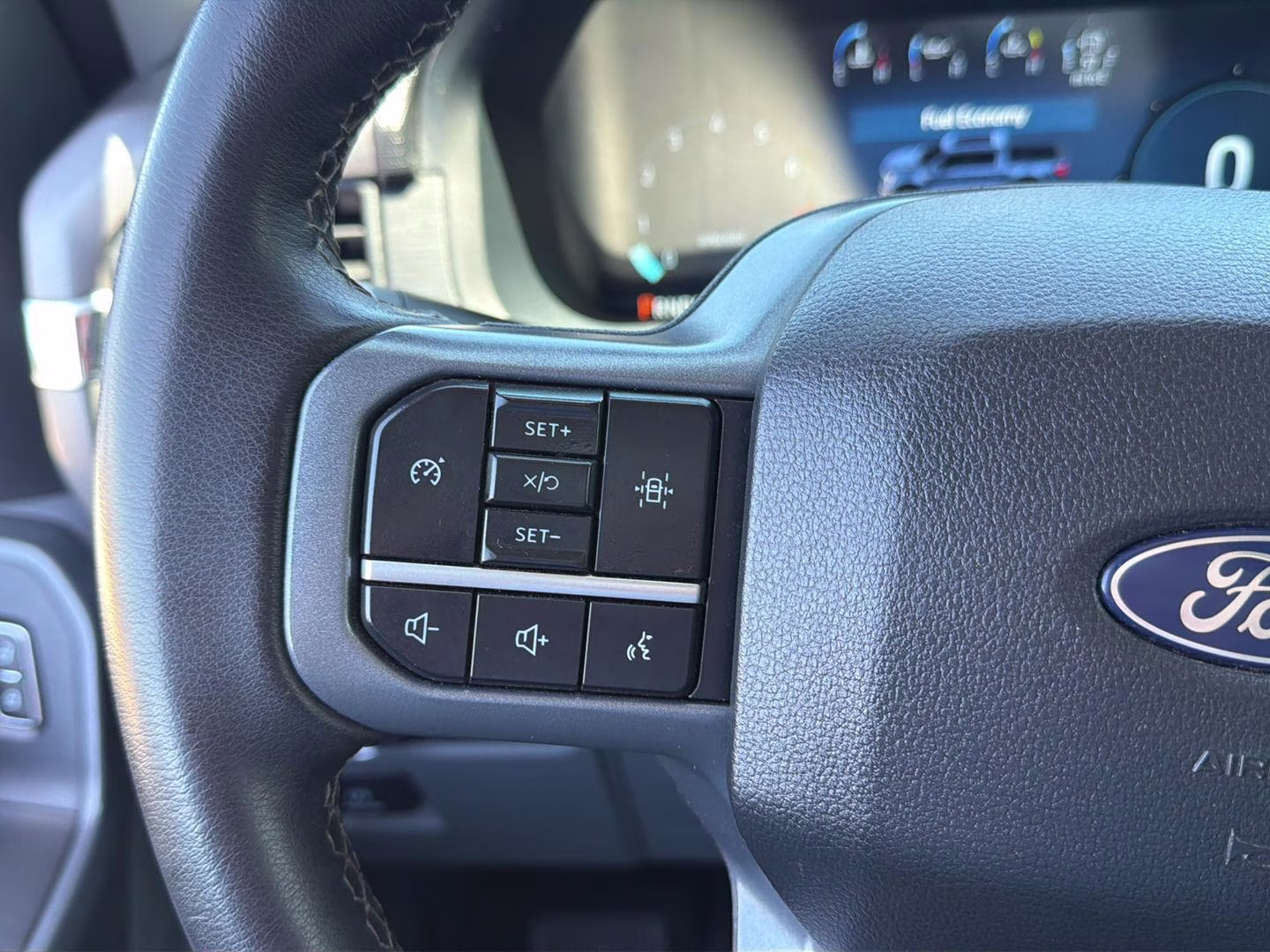 2024 Oxford White Ford F-150 XLT 4X4 Truck