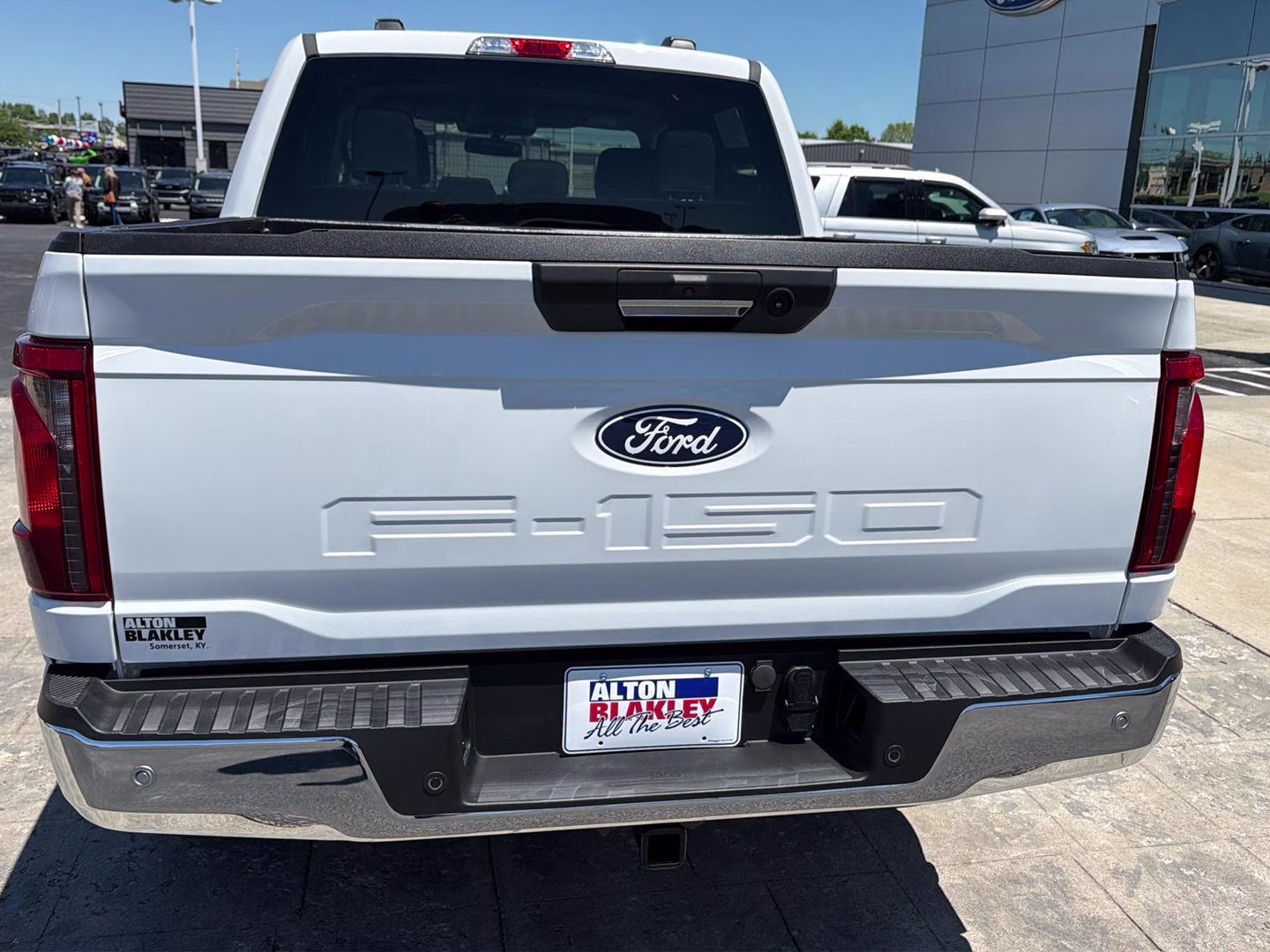 2024 Oxford White Ford F-150 XLT 4X4 Truck