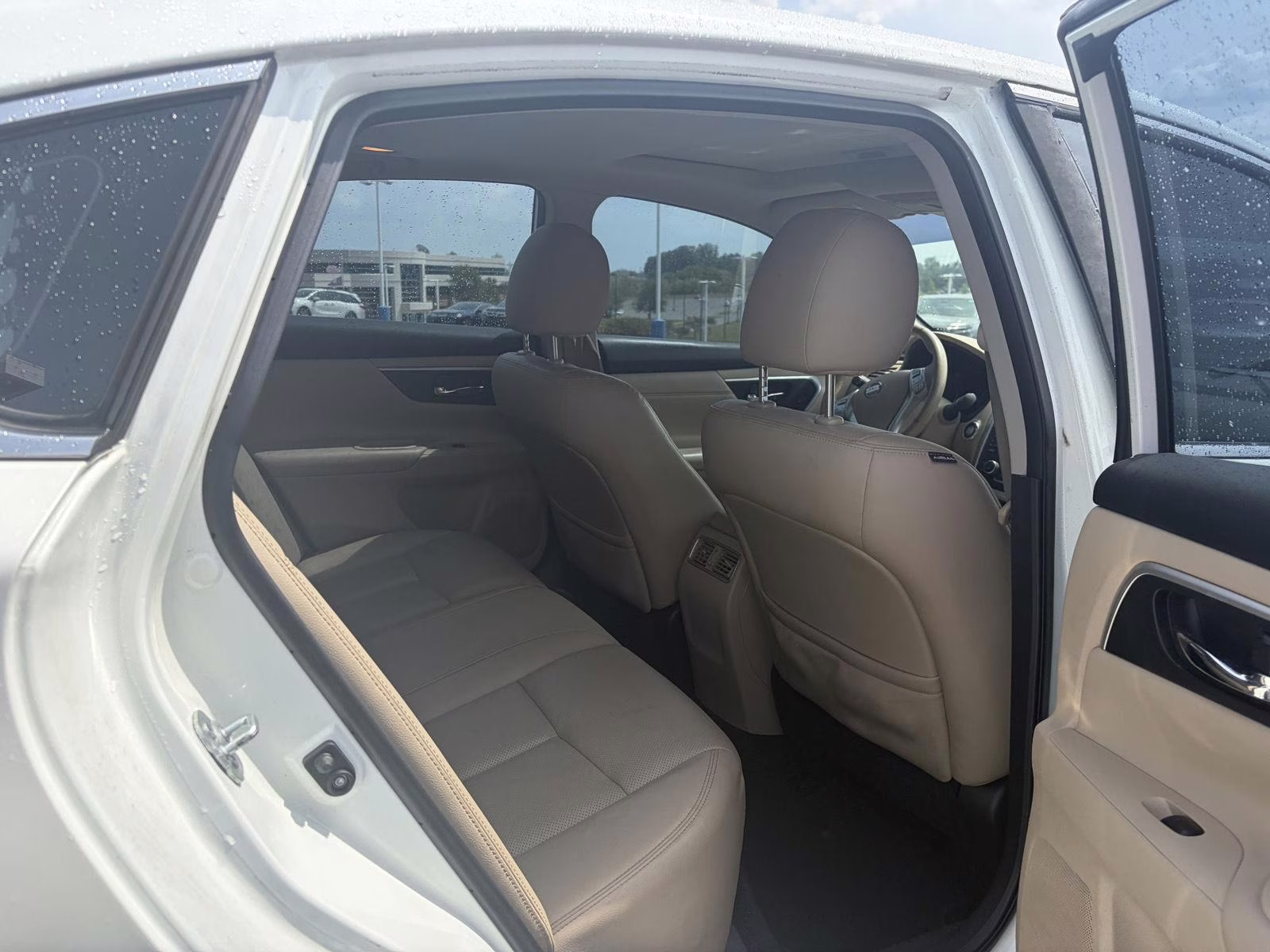 2016 Super Black Nissan Altima 2.5 SL FWD Sedan