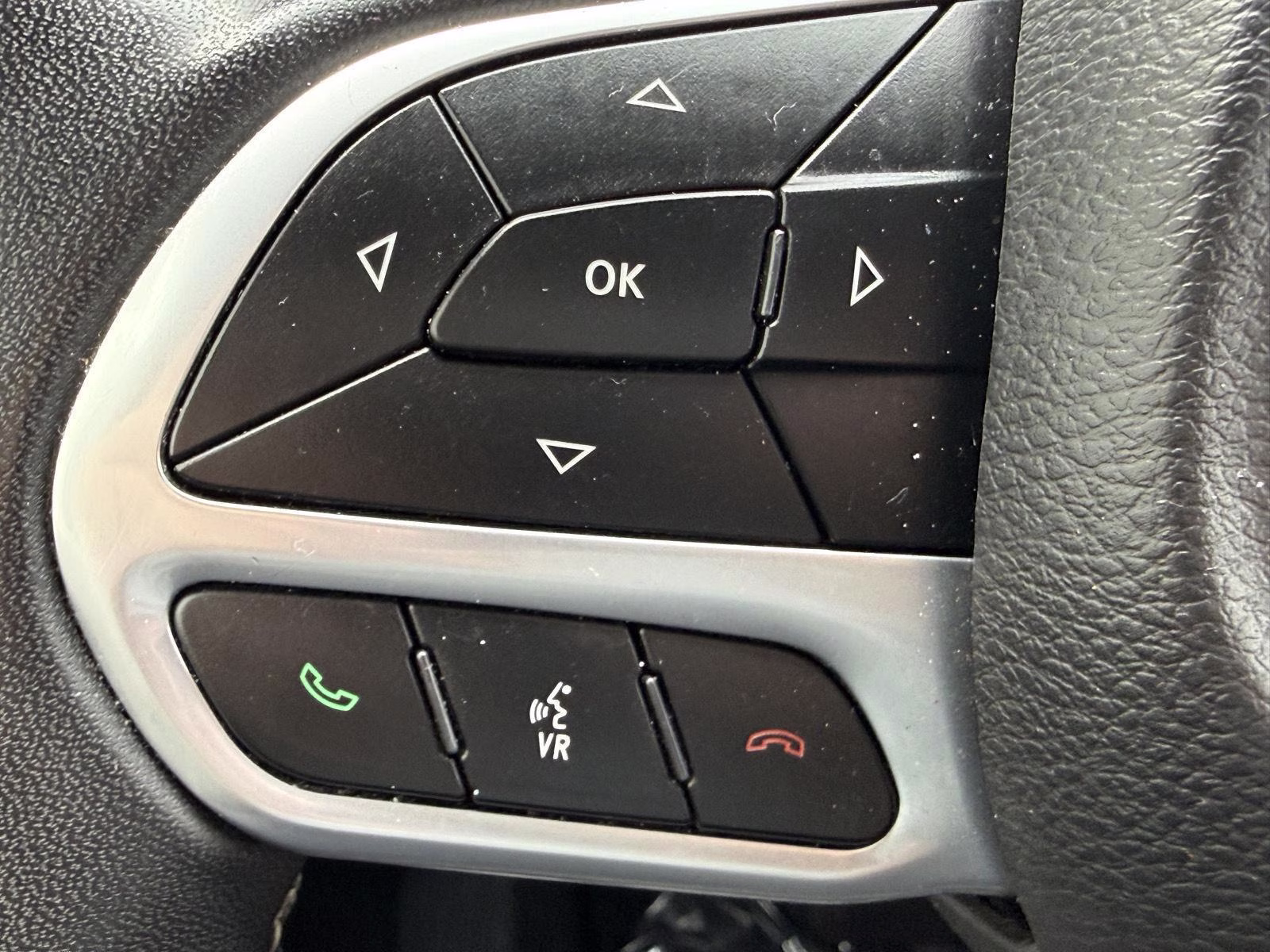 2023 WHITE Chrysler Pacifica TOURING L FWD FWD