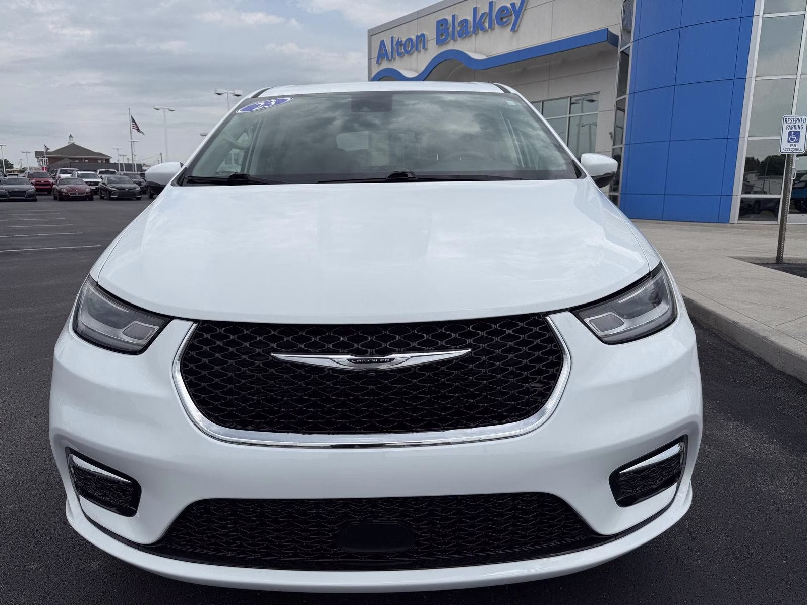 2023 WHITE Chrysler Pacifica TOURING L FWD FWD