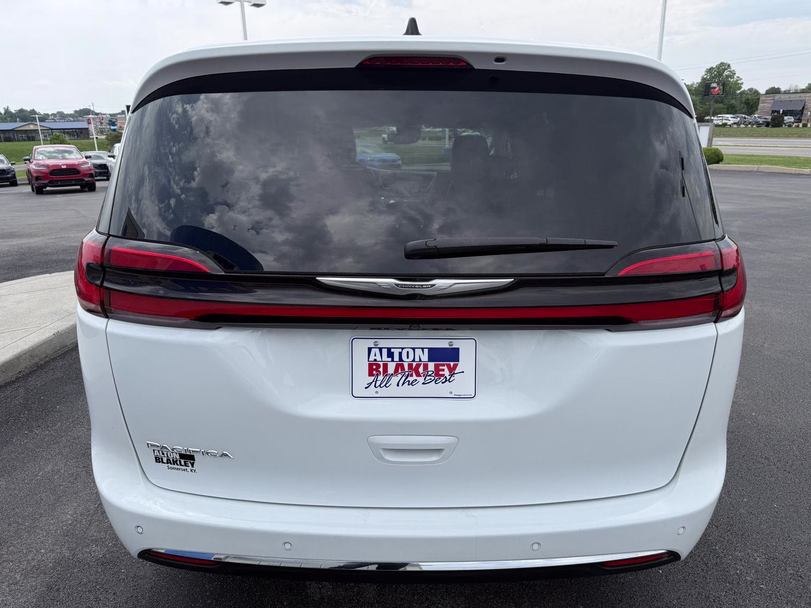 2023 WHITE Chrysler Pacifica TOURING L FWD FWD