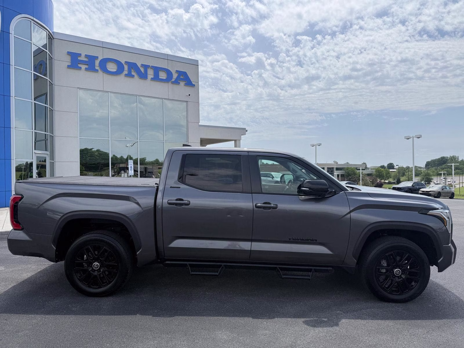 2024 Magnetic Gray Metallic Toyota Tundra Limited 4X4 Truck