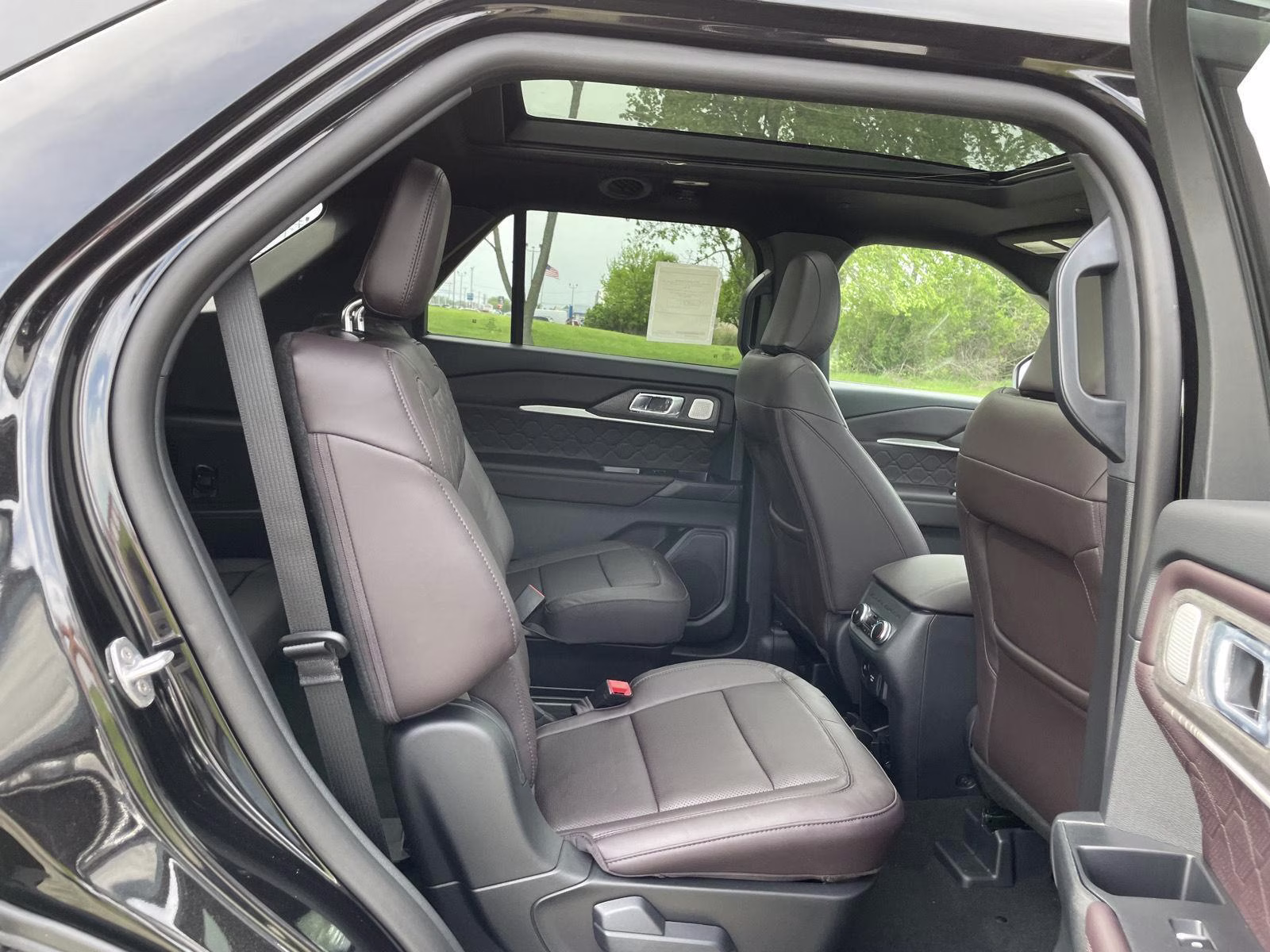 2026 Agate Black Ford Explorer Platinum 4X4 SUV