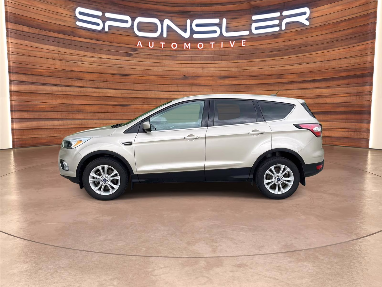 2017 White Gold Ford Escape SE 4X4 SUV