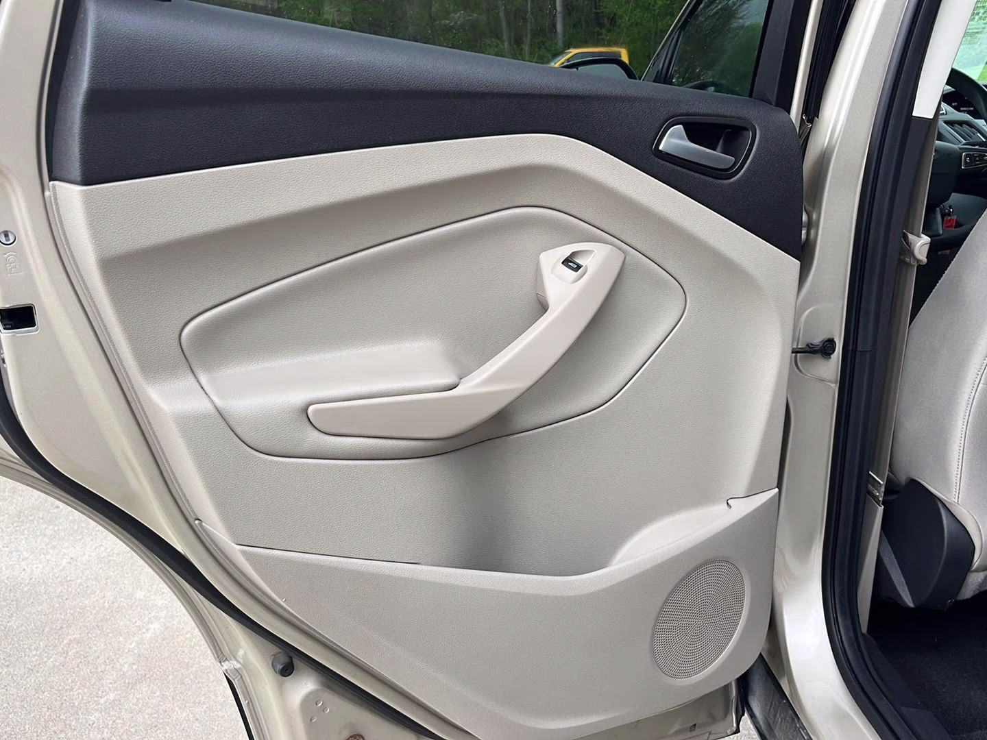 2017 White Gold Ford Escape SE 4X4 SUV