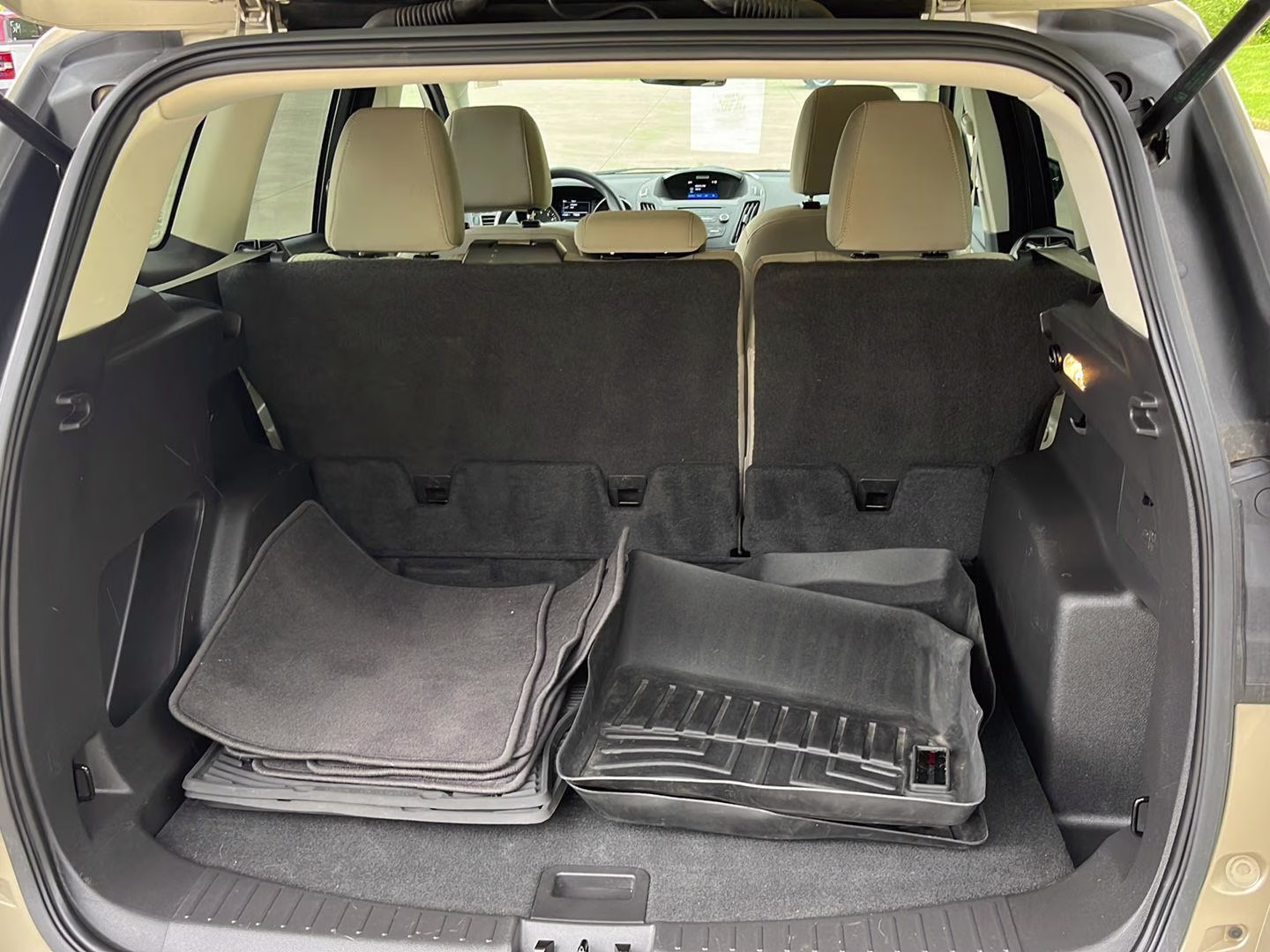 2017 White Gold Ford Escape SE 4X4 SUV