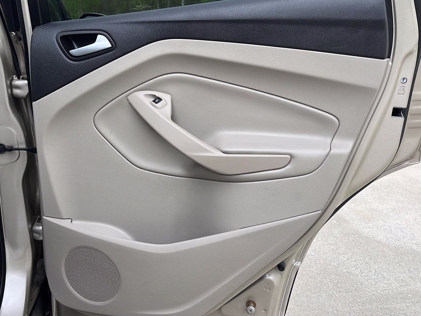 2017 White Gold Ford Escape SE 4X4 SUV