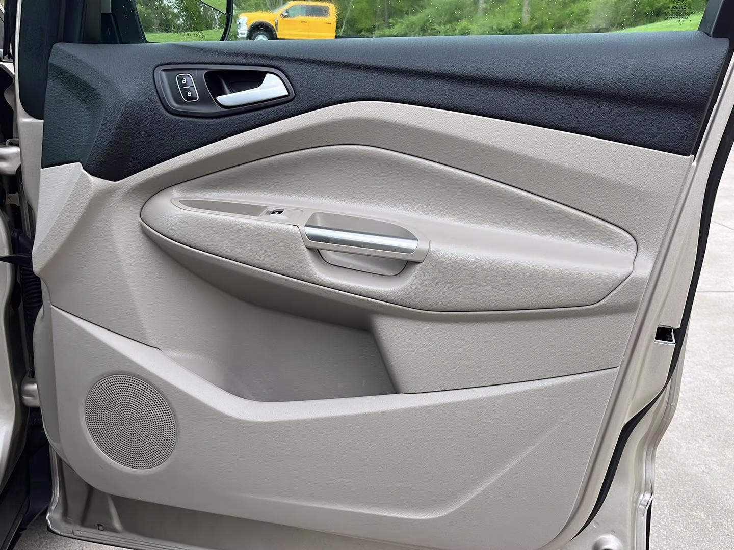 2017 White Gold Ford Escape SE 4X4 SUV