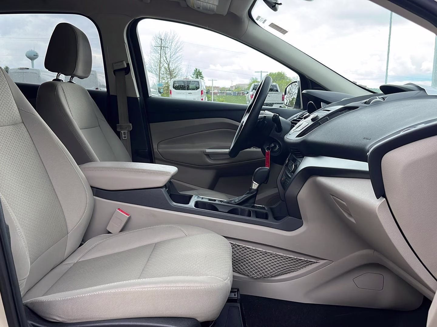 2017 White Gold Ford Escape SE 4X4 SUV