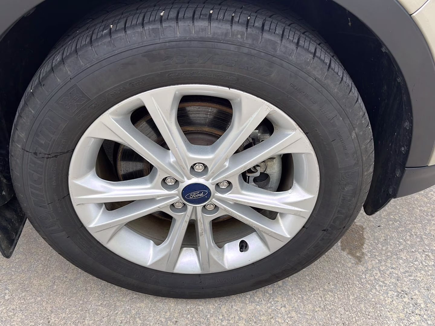 2017 White Gold Ford Escape SE 4X4 SUV
