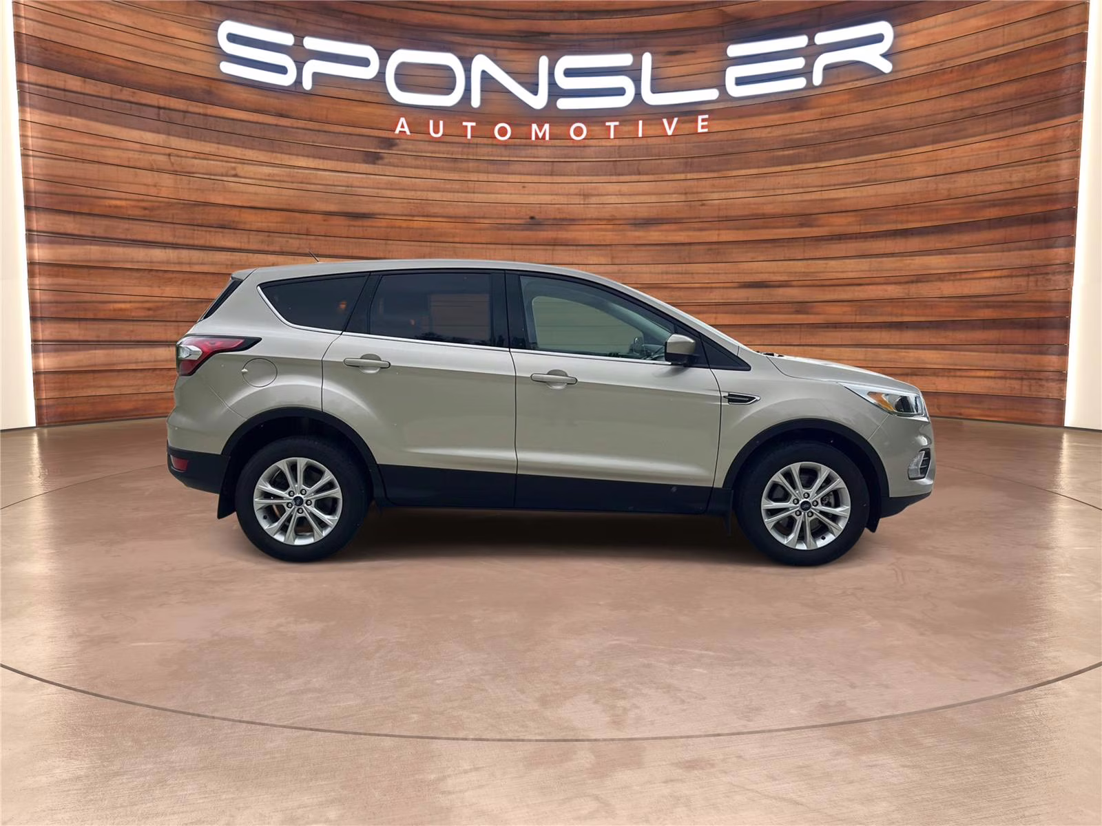 2017 White Gold Ford Escape SE 4X4 SUV