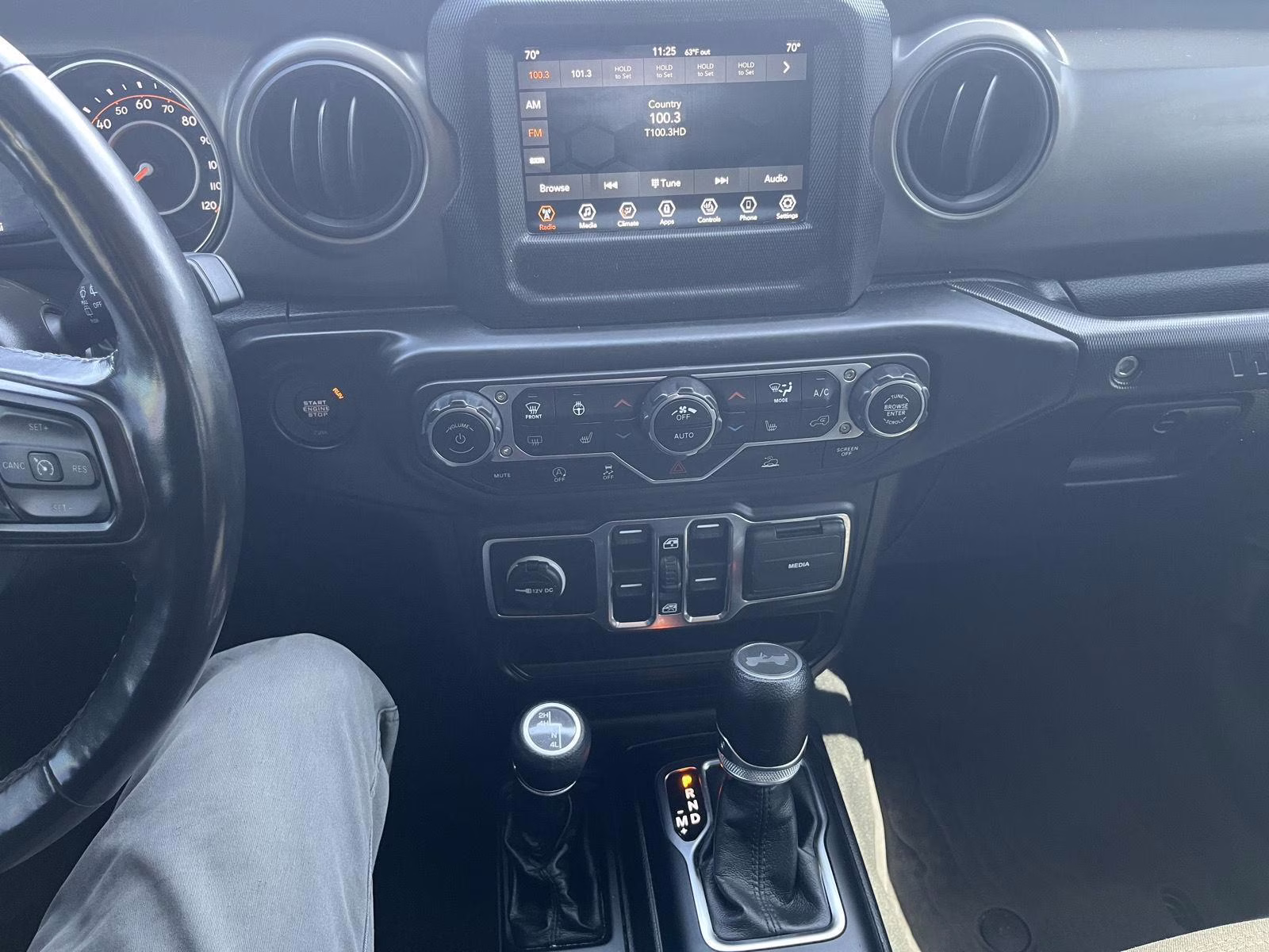 2022 Black Clearcoat Jeep Wrangler Unlimited Willys 4X4 SUV