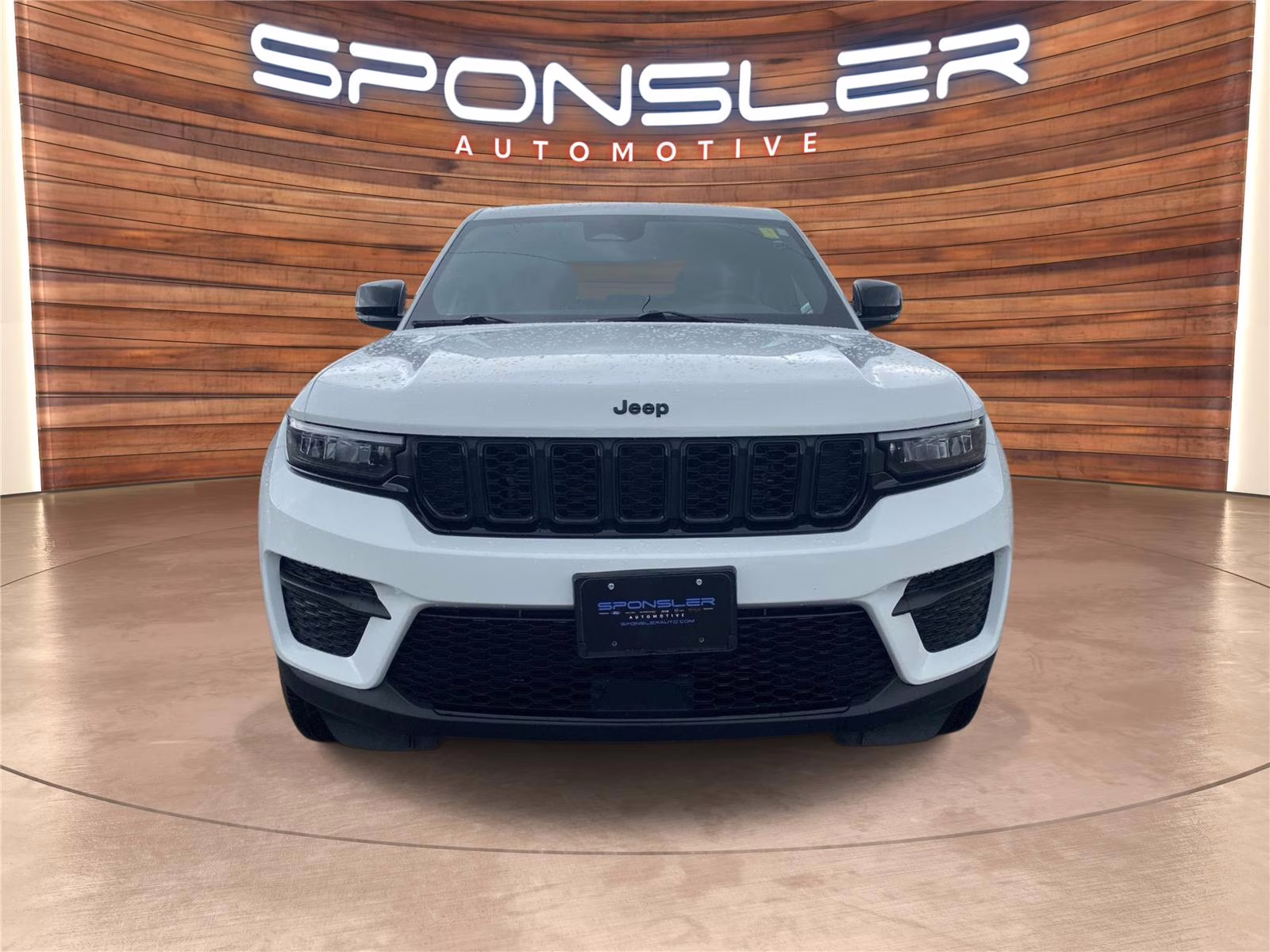 2025 Bright White Clearcoat Jeep Grand Cherokee Altitude 4X4 SUV