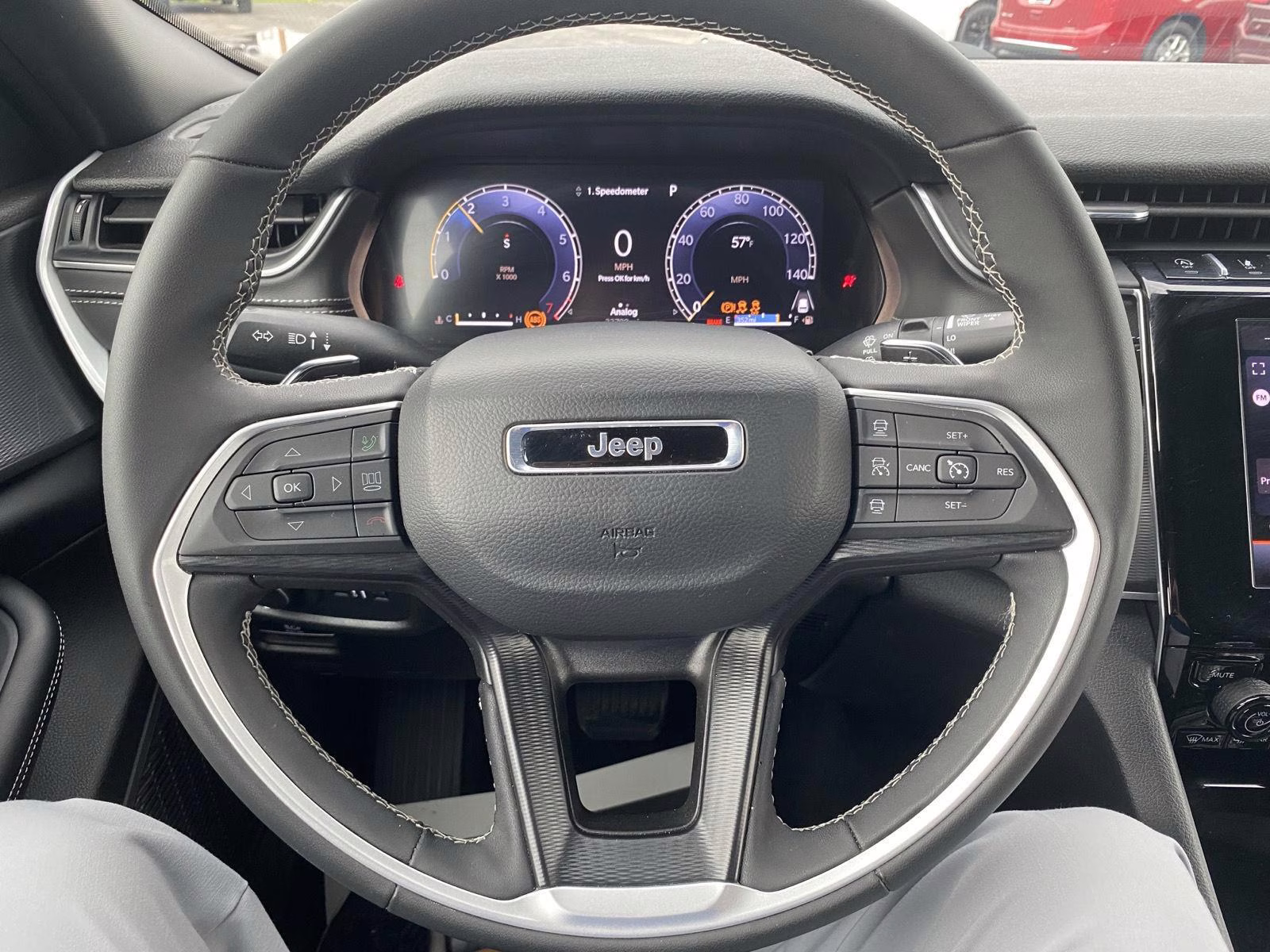 2025 Bright White Clearcoat Jeep Grand Cherokee Altitude 4X4 SUV