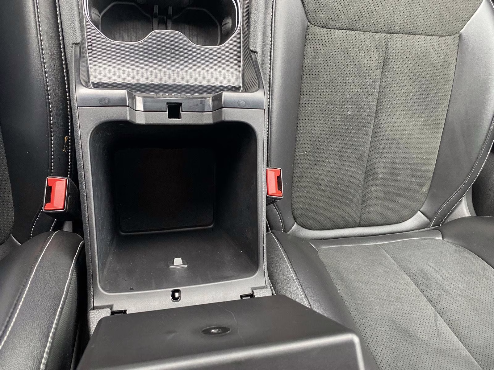 2025 Bright White Clearcoat Jeep Grand Cherokee Altitude 4X4 SUV