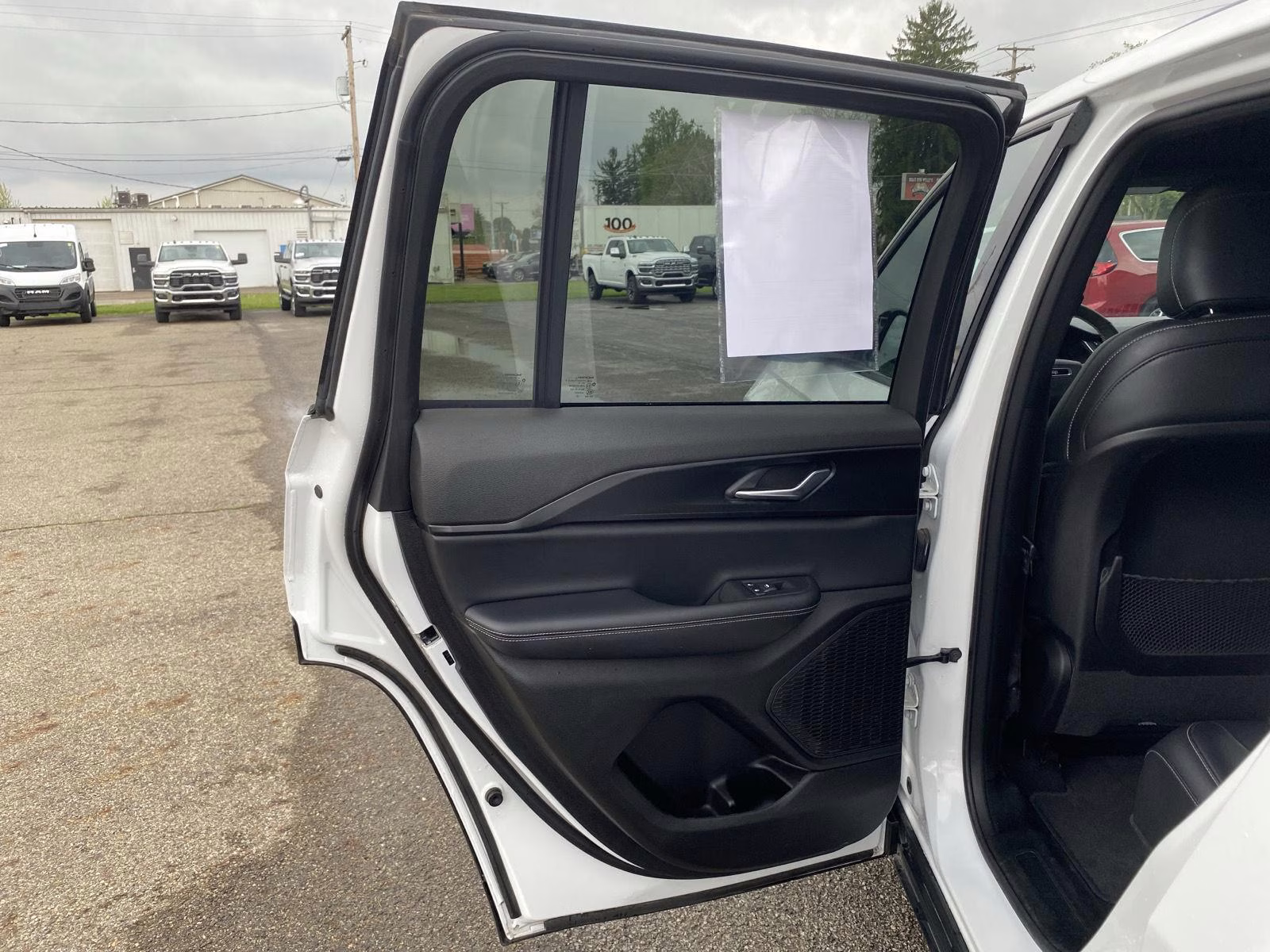 2025 Bright White Clearcoat Jeep Grand Cherokee Altitude 4X4 SUV