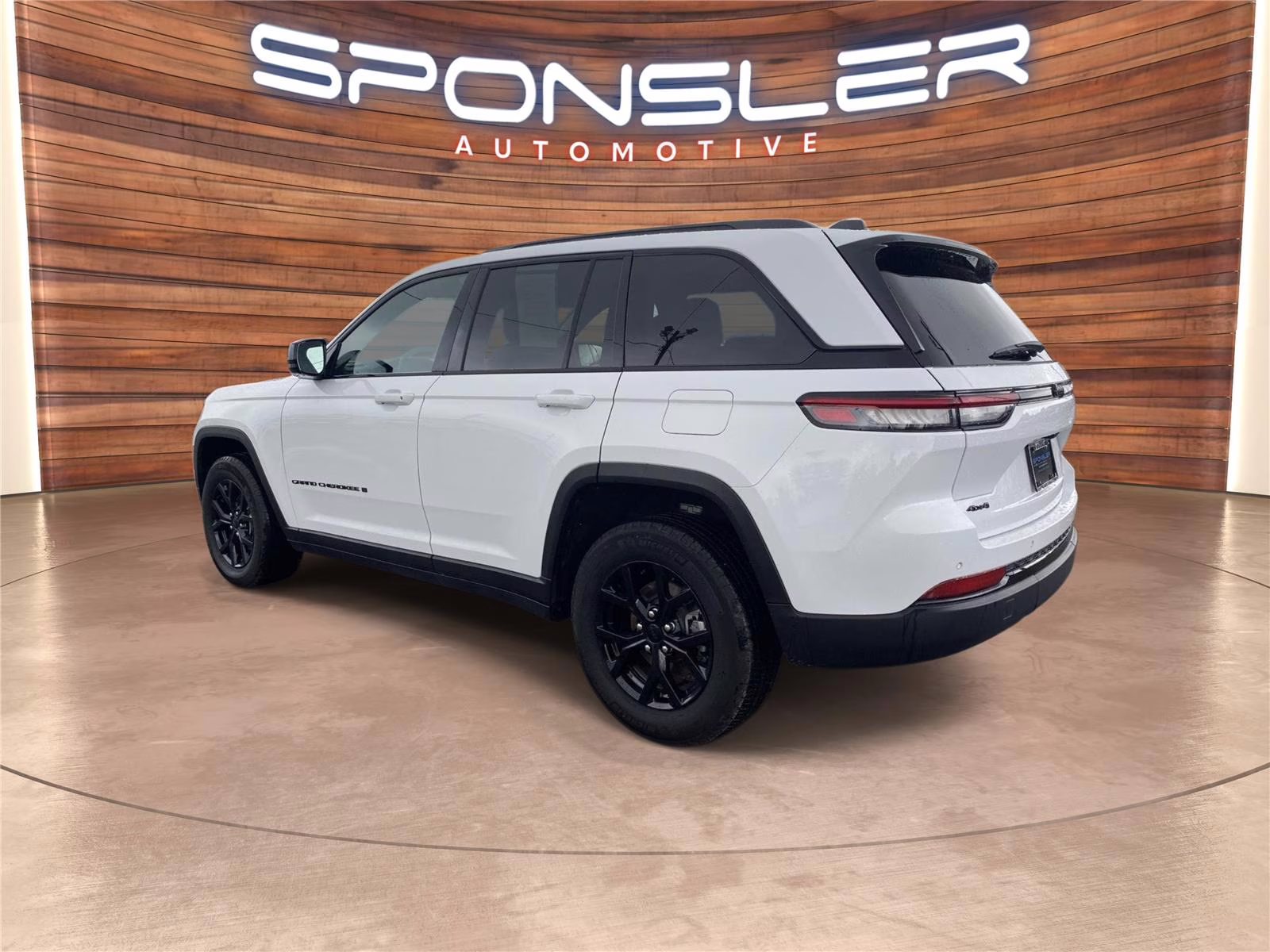 2025 Bright White Clearcoat Jeep Grand Cherokee Altitude 4X4 SUV
