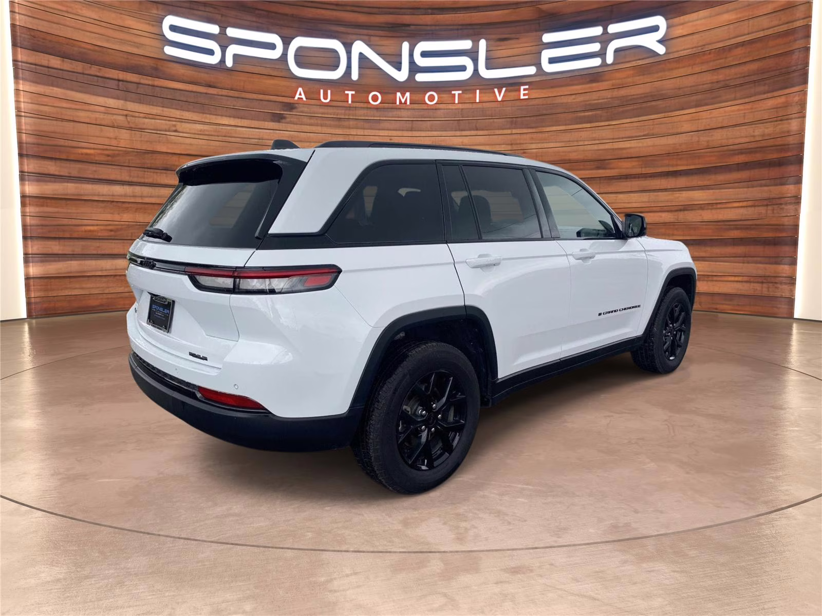 2025 Bright White Clearcoat Jeep Grand Cherokee Altitude 4X4 SUV
