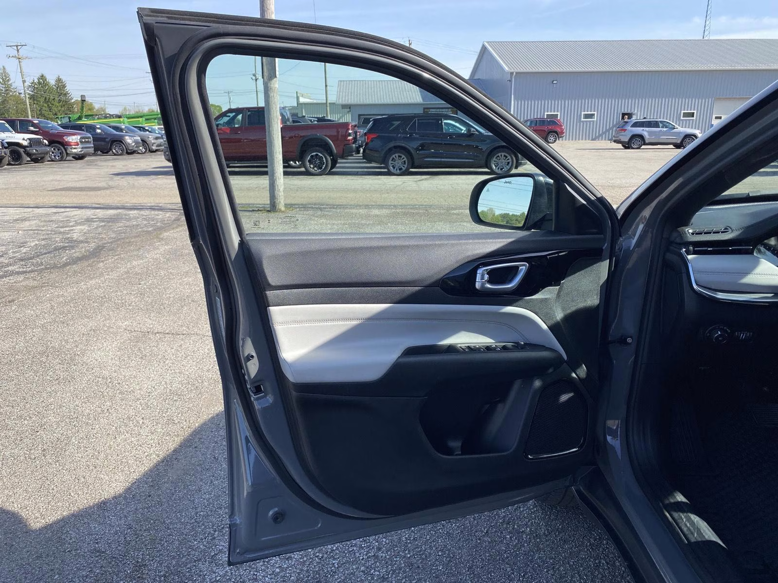 2023 Sting-Gray Clearcoat Jeep Compass Limited 4X4 SUV