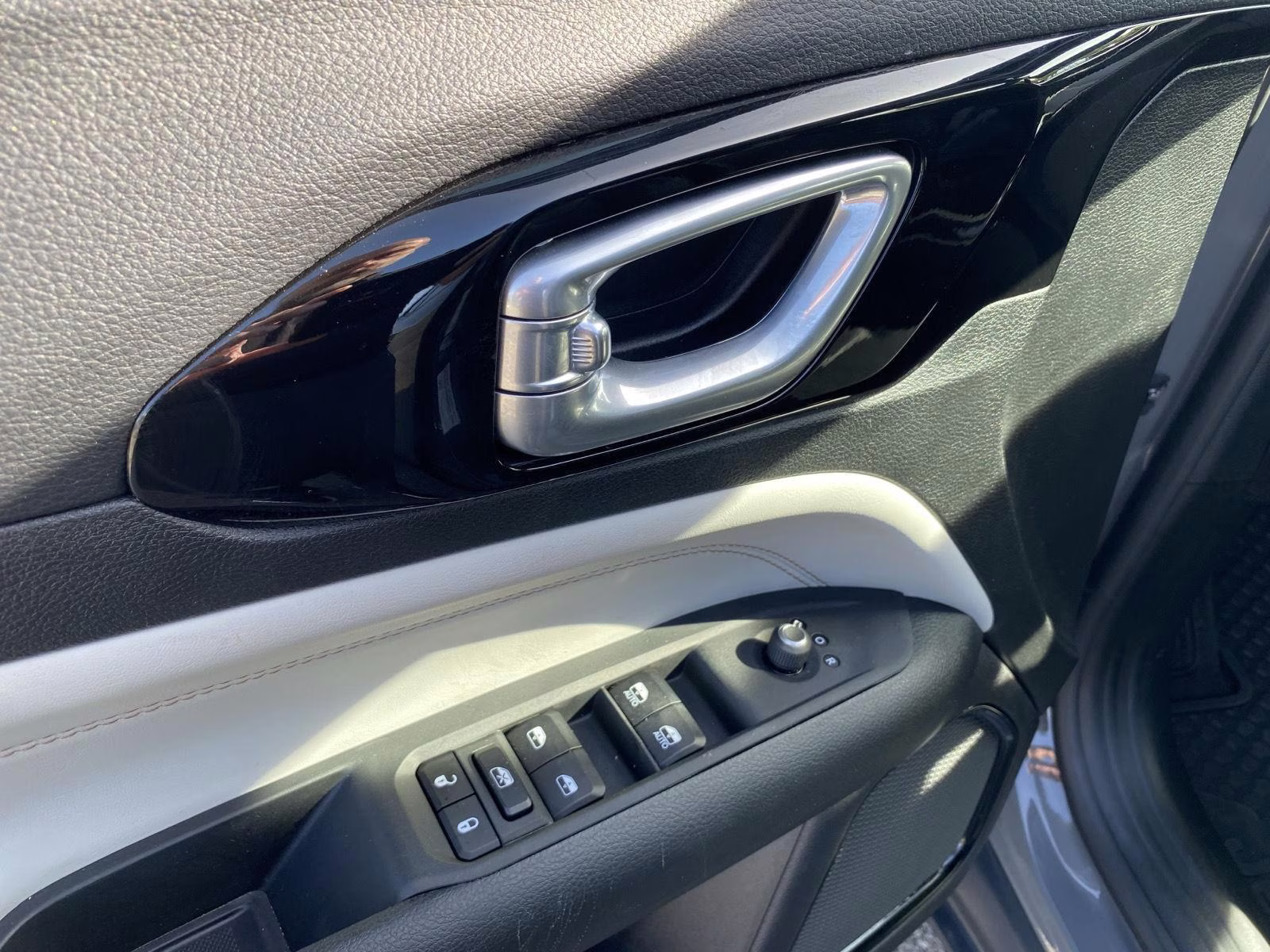 2023 Sting-Gray Clearcoat Jeep Compass Limited 4X4 SUV