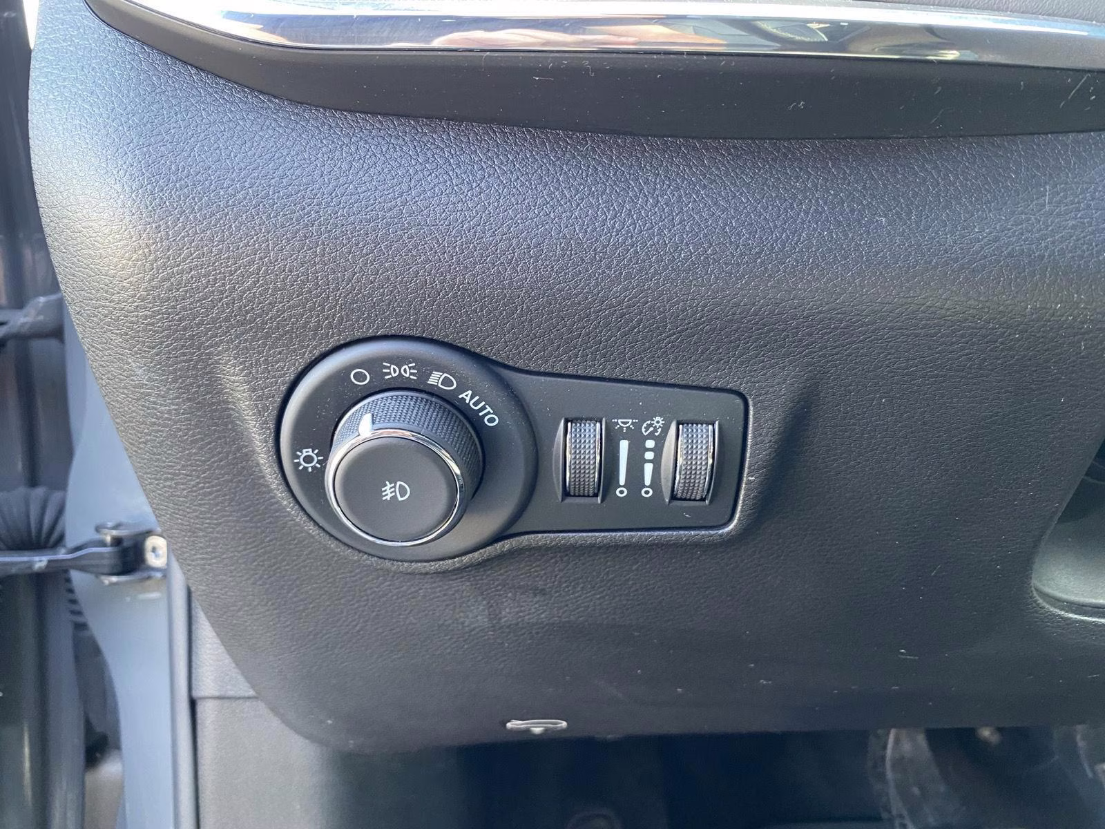 2023 Sting-Gray Clearcoat Jeep Compass Limited 4X4 SUV