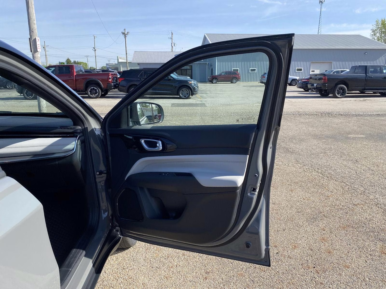 2023 Sting-Gray Clearcoat Jeep Compass Limited 4X4 SUV