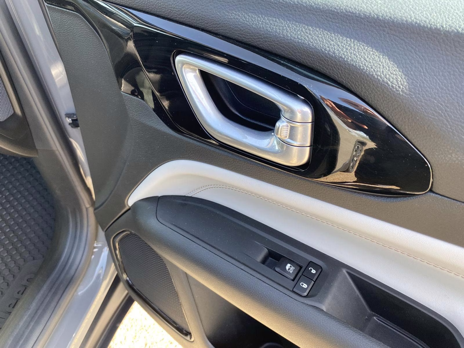 2023 Sting-Gray Clearcoat Jeep Compass Limited 4X4 SUV
