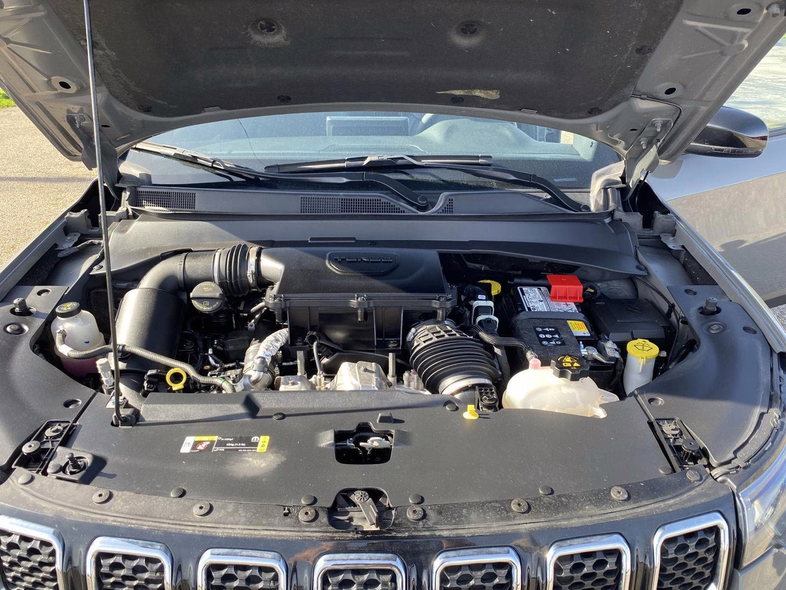 2023 Sting-Gray Clearcoat Jeep Compass Limited 4X4 SUV