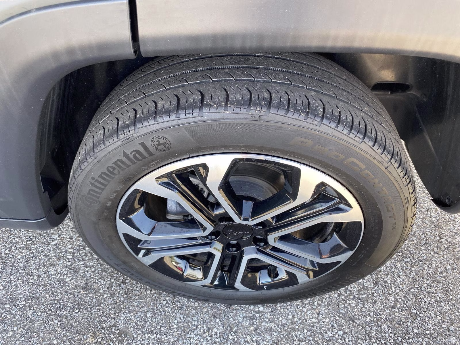 2023 Sting-Gray Clearcoat Jeep Compass Limited 4X4 SUV