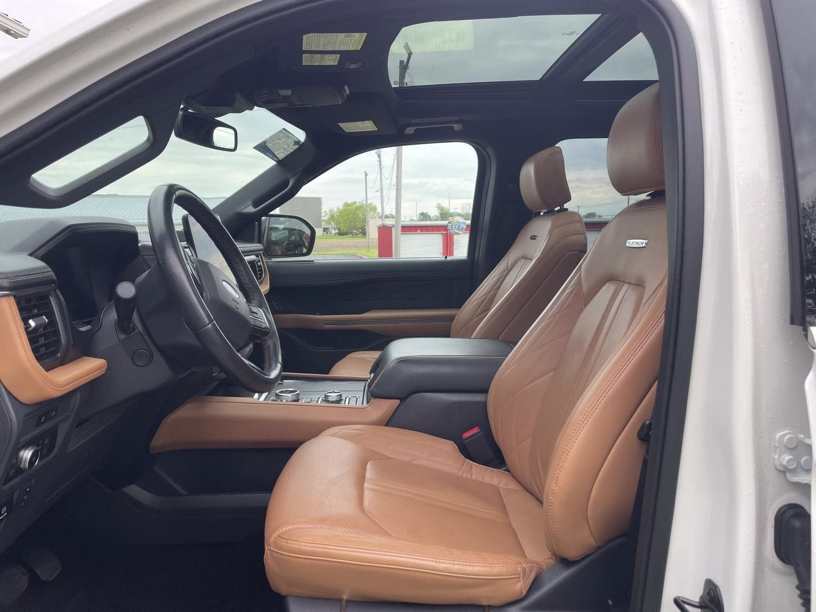 2022 Star White Metallic Tri-Coat Ford Expedition Max Platinum 4X4 SUV