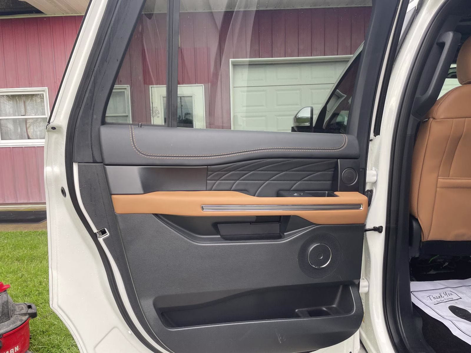 2022 Star White Metallic Tri-Coat Ford Expedition Max Platinum 4X4 SUV