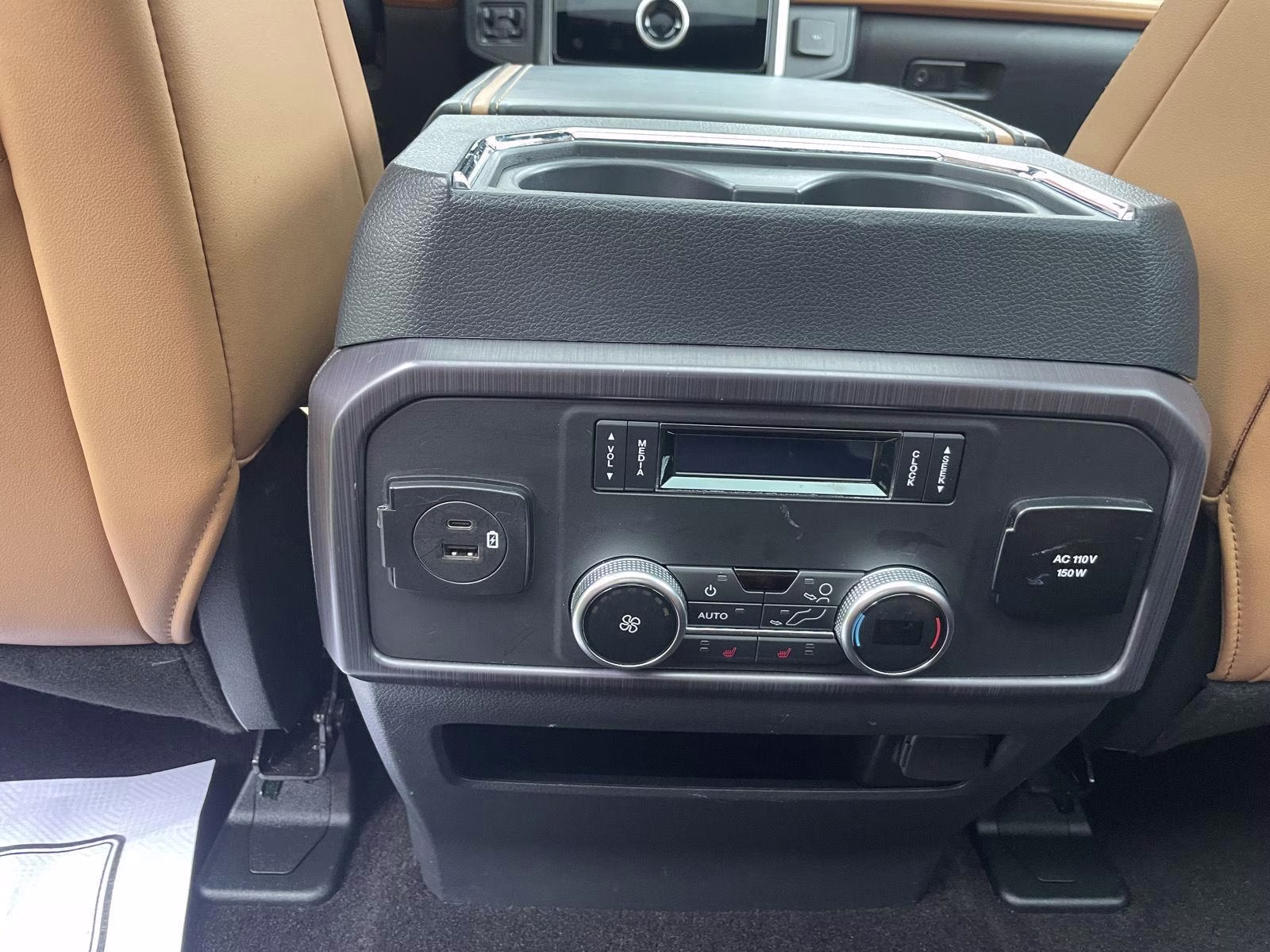 2022 Star White Metallic Tri-Coat Ford Expedition Max Platinum 4X4 SUV