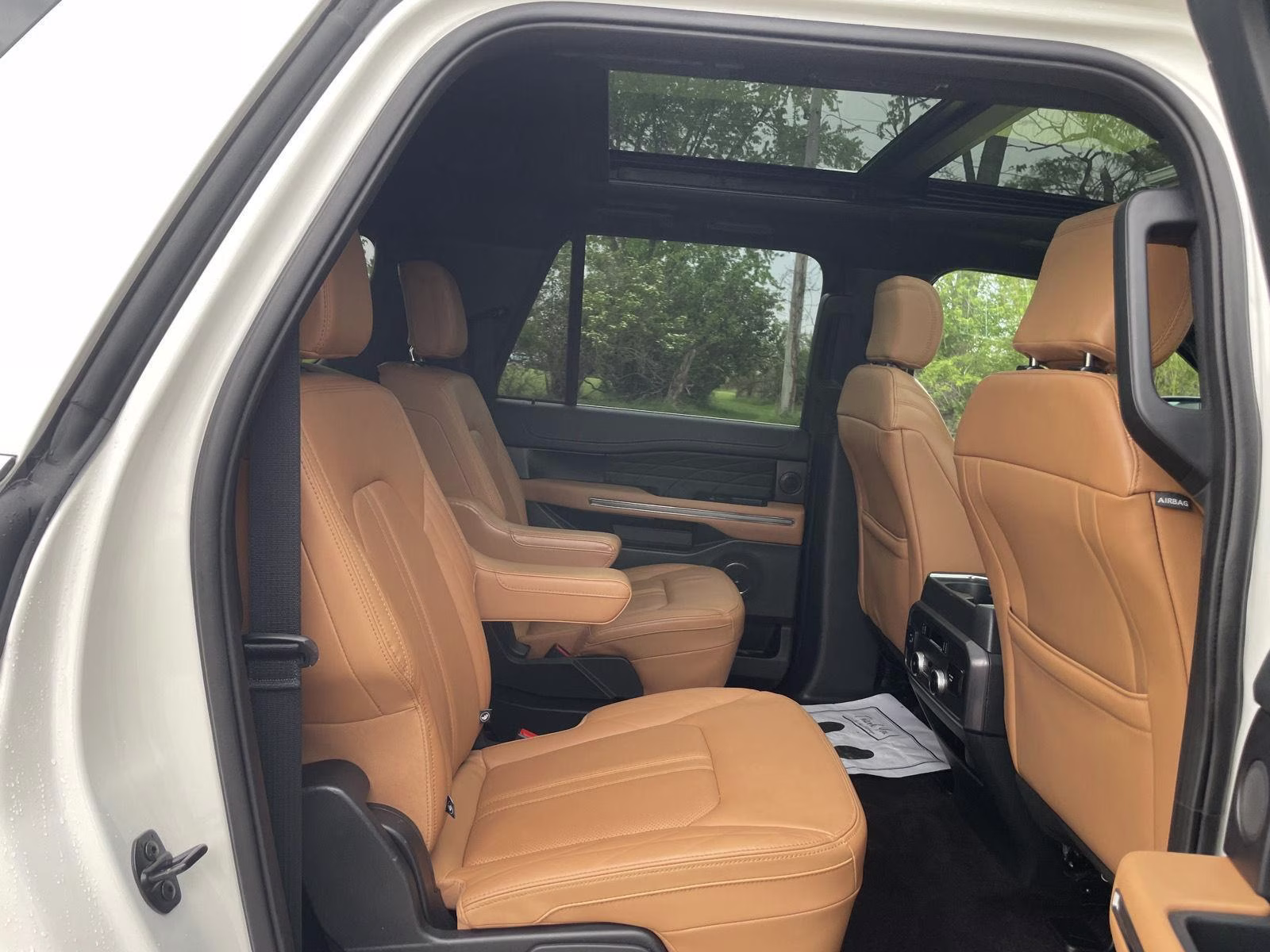 2022 Star White Metallic Tri-Coat Ford Expedition Max Platinum 4X4 SUV