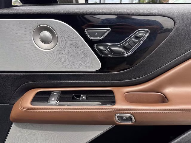 2022 Black Metallic Lincoln Aviator Reserve AWD SUV