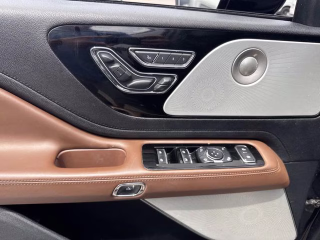2022 Black Metallic Lincoln Aviator Reserve AWD SUV